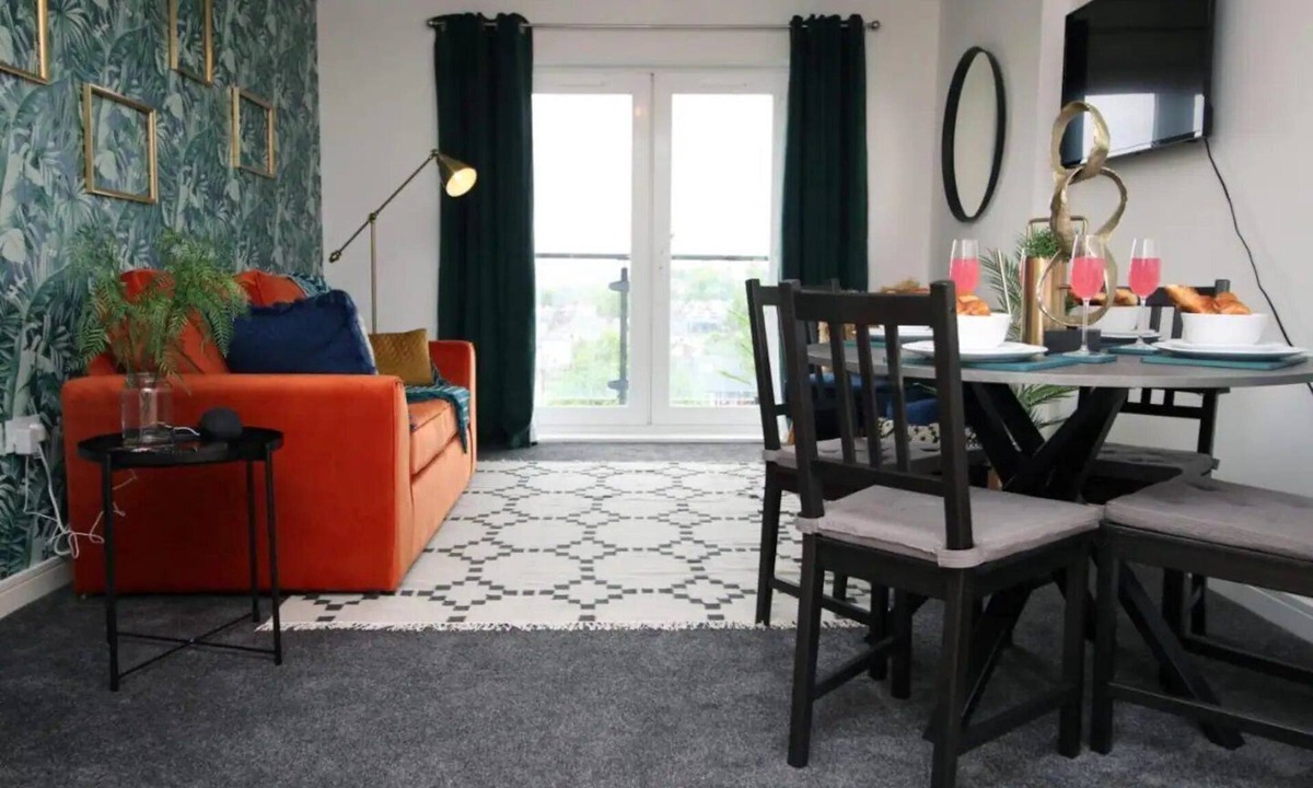 Butetown Apartment | Cohost Partners | Modern 2BR Apt | River Views