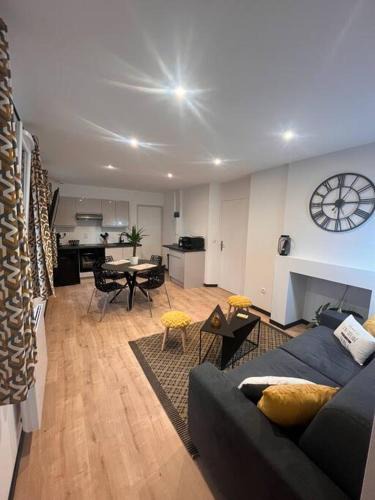 Avranches Apartment | Coin de paradis avec spa illimité en plein centre Avranches