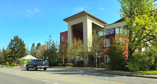 Regional District of Nanaimo Hotel | Cold Moon Inn