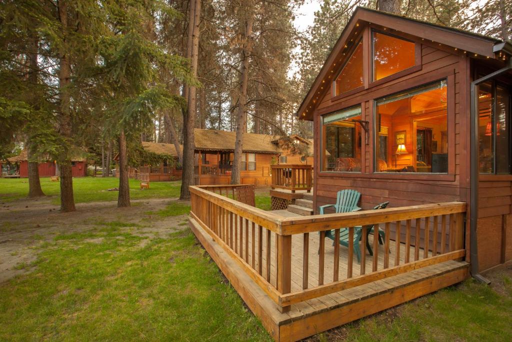 Camp Sherman Resort | Cold Springs Resort