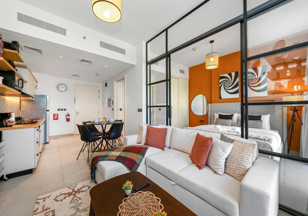Dubai Apartment | Collective Chic 1BR 15mins to Downtown Dubai Mall Beaches