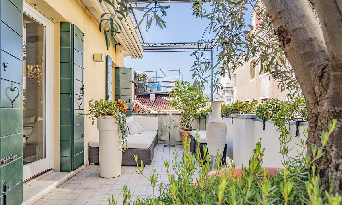 Castello Apartment | Colleoni Terrace