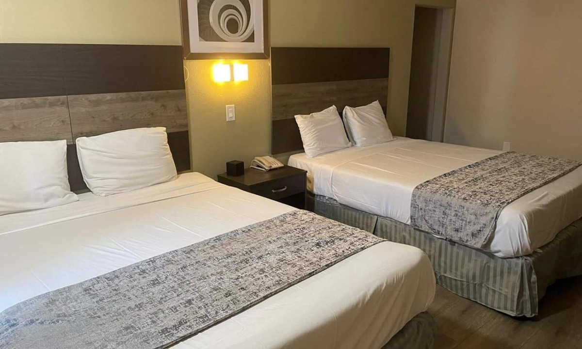 Northwest Anaheim Hotel | Colony Inn