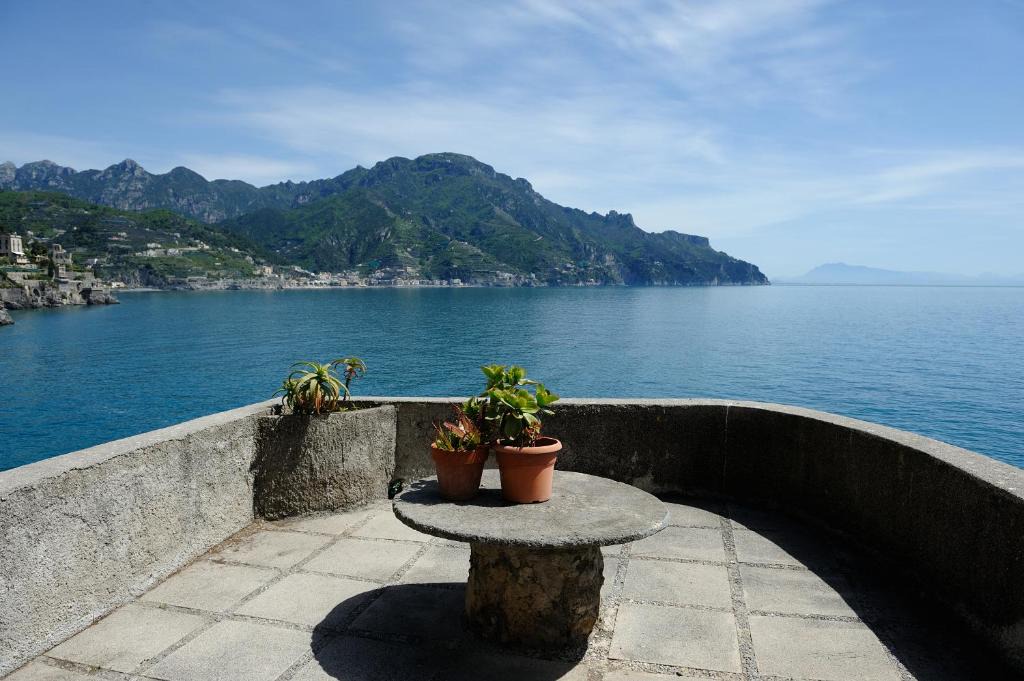 Castiglione Apartment | Colorful