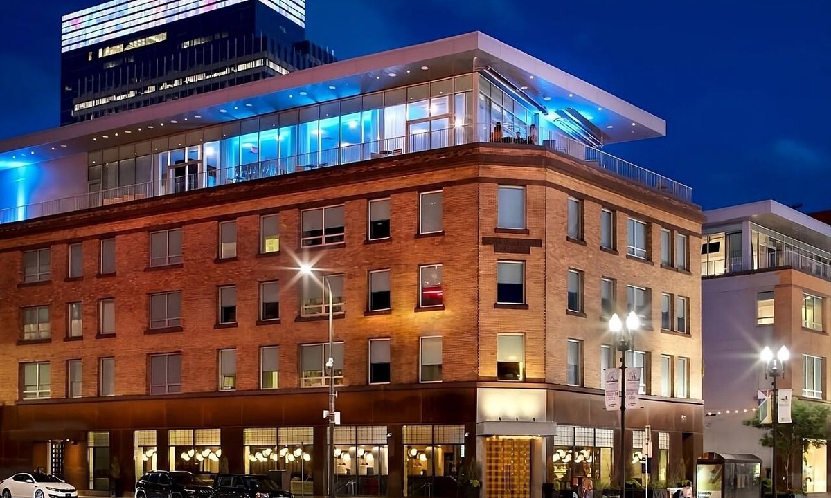 Downtown Minneapolis Hotel | Come Create Memories w/Fun-filled Adventures at this Paradise! 2 Modern Units