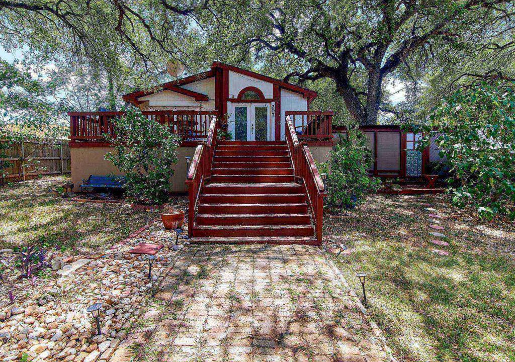 Dawson House | Come & Experience the True South Austin Vibe! Authentic Artist Bungalow- Walk to Dining- Mins to DT