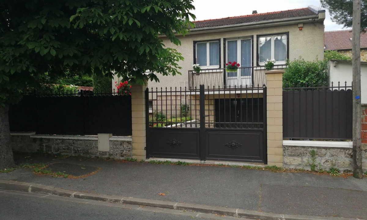 Conflans-Sainte-Honorine House | Comfortable private floor in a house
