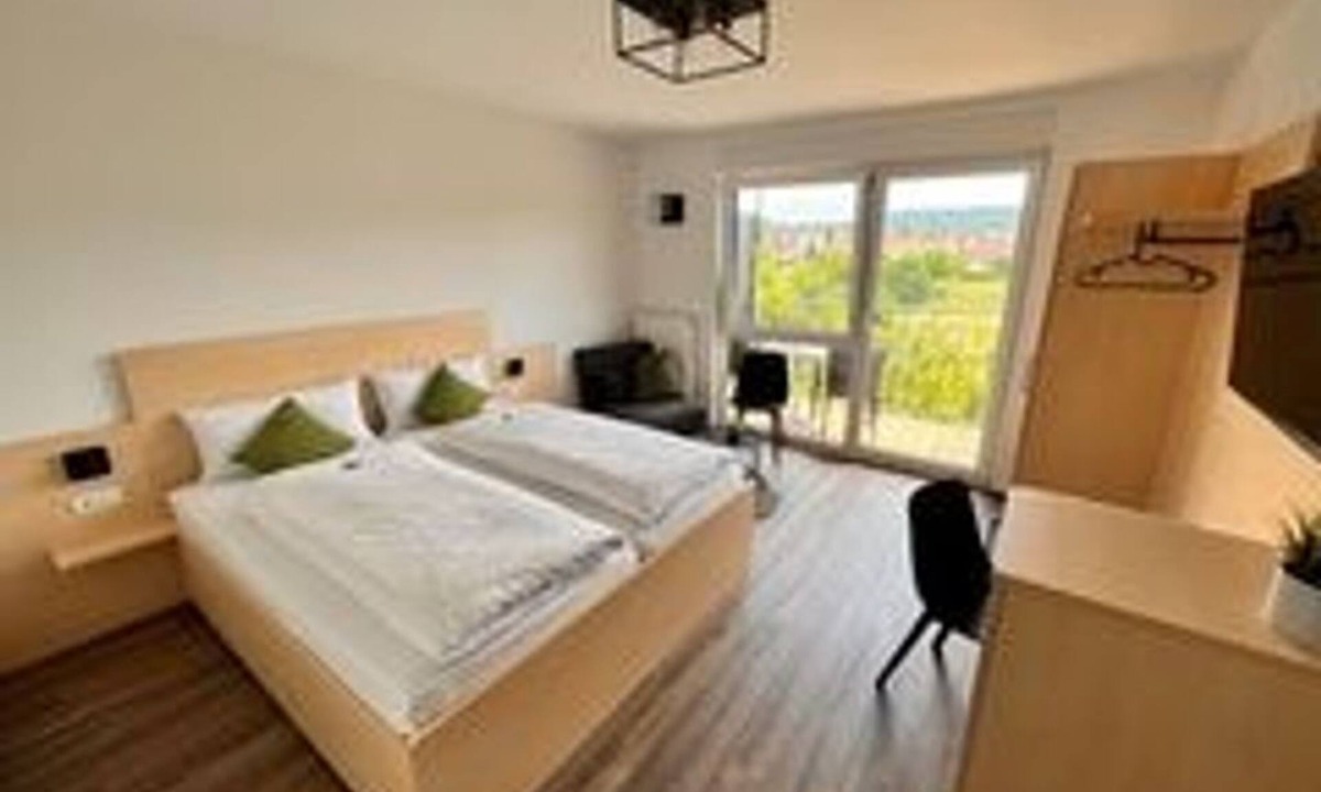 Lehrensteinsfeld Bed & Breakfast | Comfort double room - Gästehaus Zum Wolffenturm