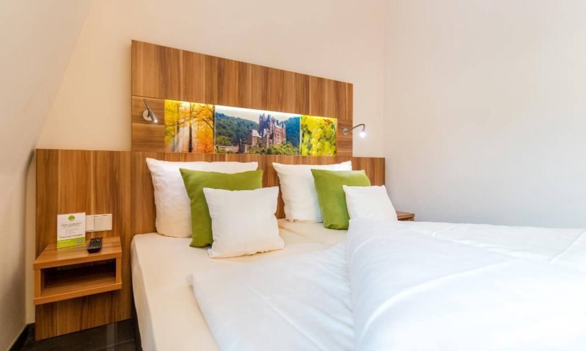 Cochem House | Comfort Double Room with Old Town View - Hotel Cochemer Jung