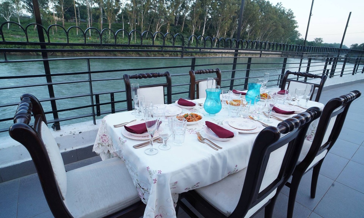 Madhopur Hotel | Comfort Inn Coral River