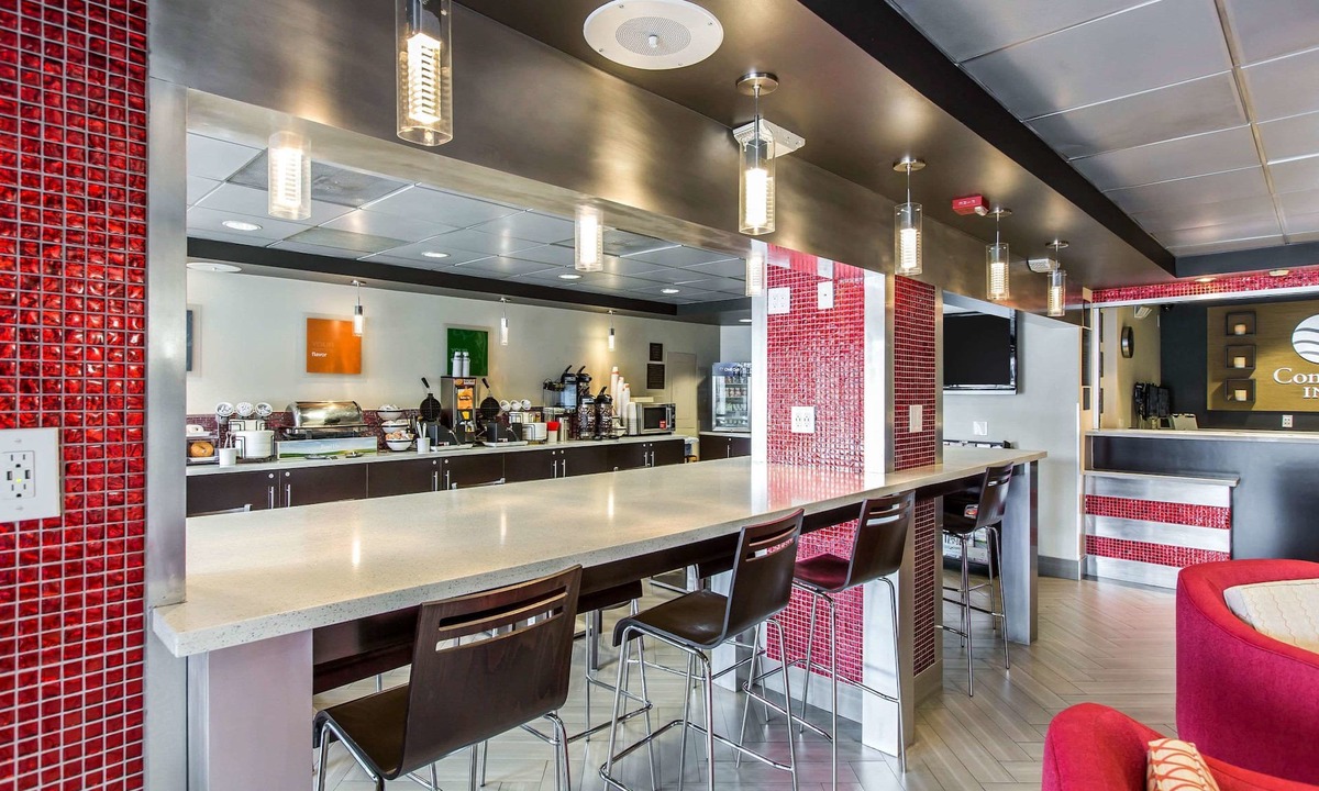 Sunset Junction Hotel | Comfort Inn Los Angeles near Hollywood
