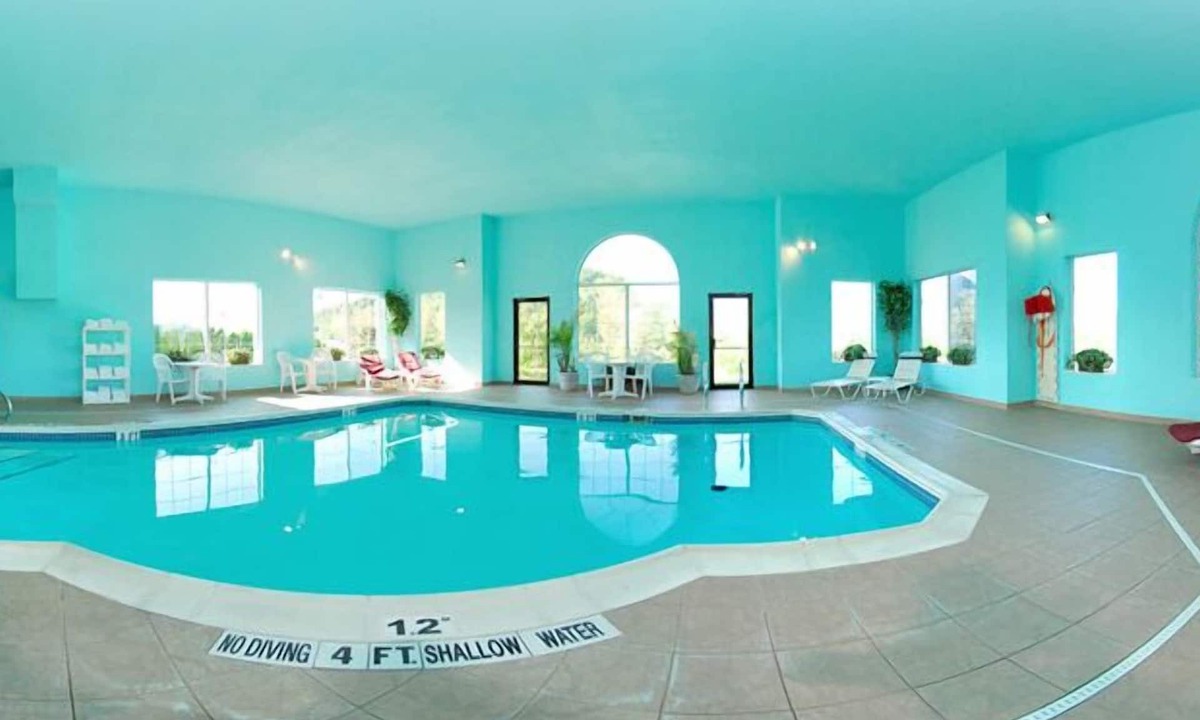 Strabane Hotel | Comfort Inn Meadowlands