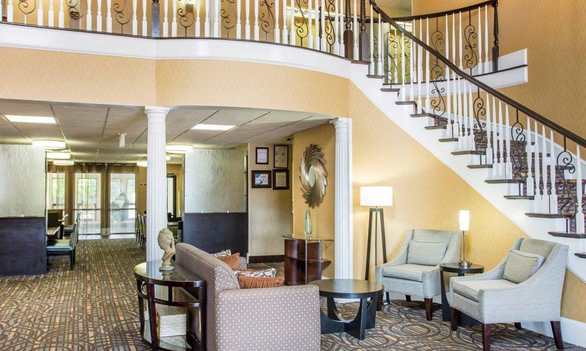 Stone Mountain Hotel | Comfort Inn & Suites at Stone Mountain