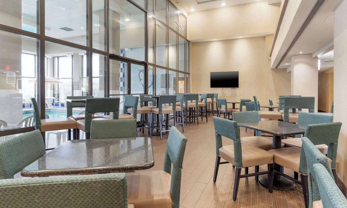 Tire Hill Hotel | Comfort Inn & Suites Johnstown - Richland Town Center