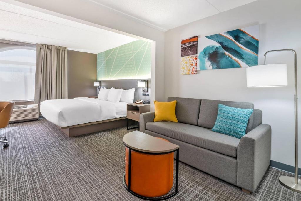 Madison Hotel | Comfort Inn & Suites Madison East Interstate I-90