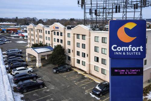 Meriden Hotel | Comfort Inn & Suites Meriden East