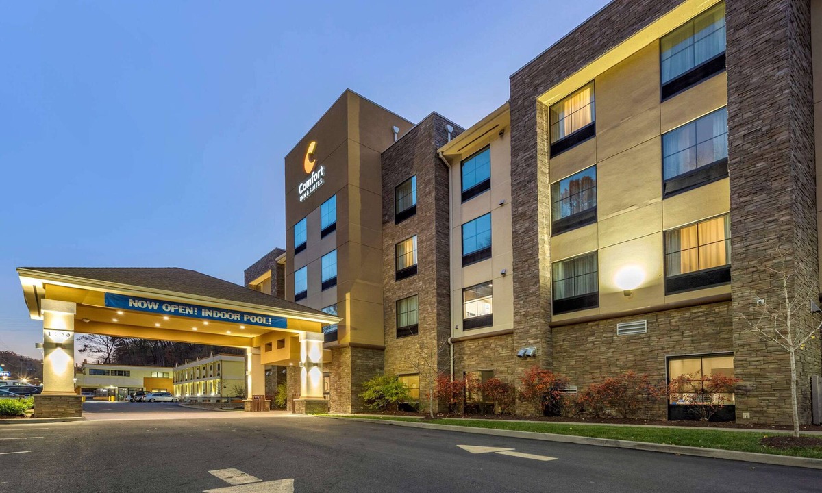 South Hills Hotel | Comfort Inn & Suites Pittsburgh South