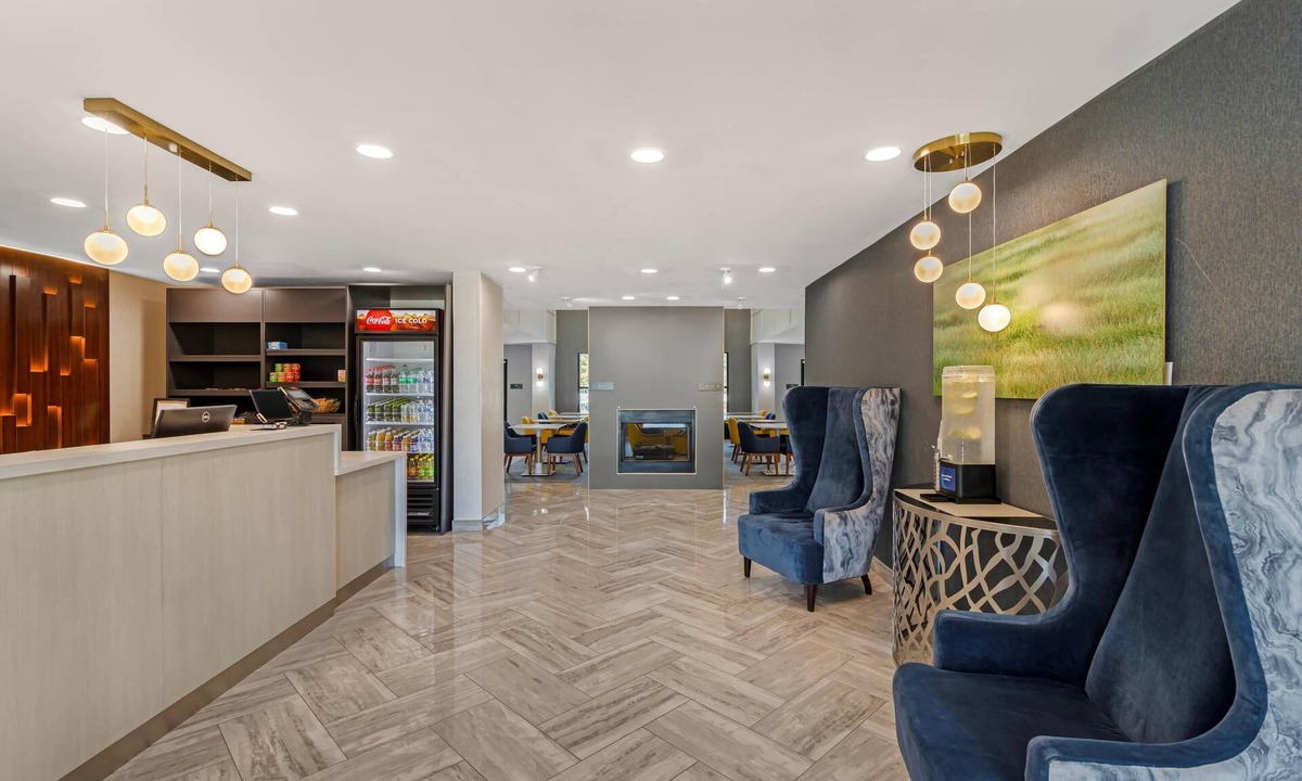 Eden Hotel | Comfort Inn & Suites Savannah Airport