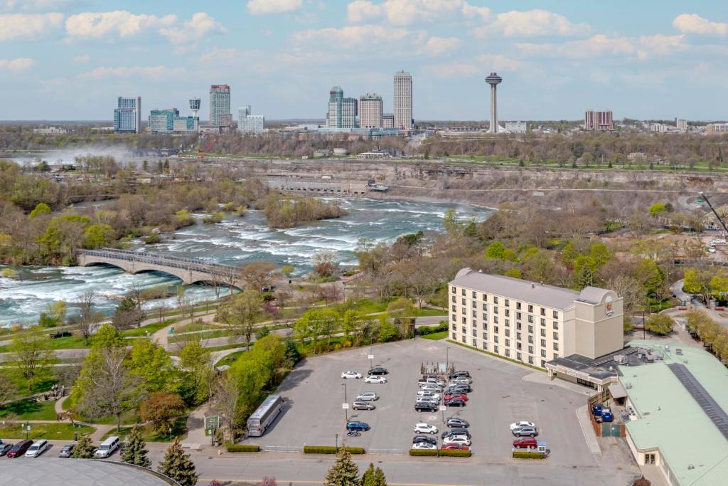 Downtown Niagara Falls Hotel | Comfort Inn The Pointe