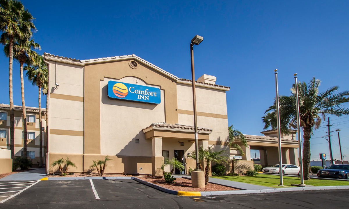 Estrella Hotel | Comfort Inn West Phoenix at 27th Ave and I-I0