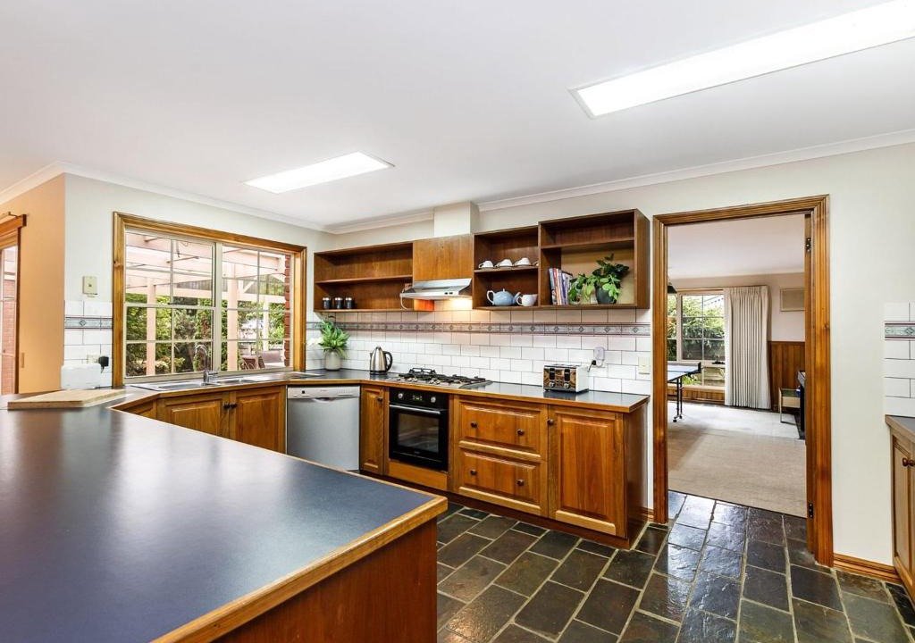 Warrnambool House | Comfort on Conns