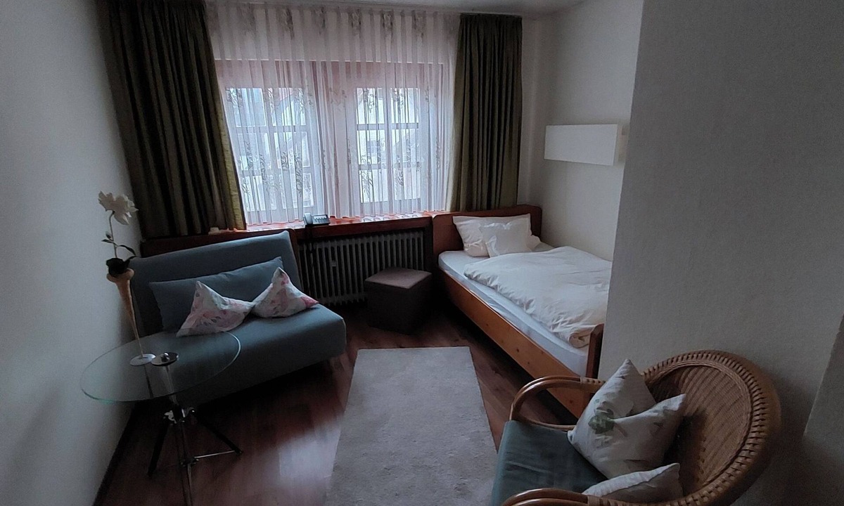 Laudenbach Cottage | Comfort single room no. 23 - Goldner Engel, Restaurant - Hotel - Butcher's shop