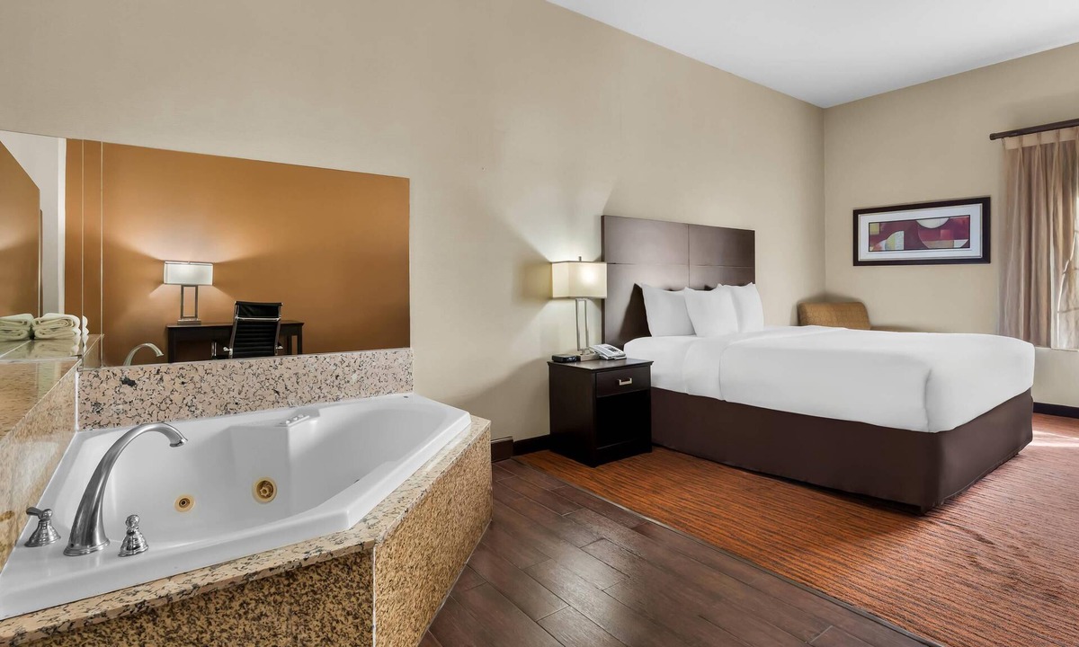 Clovis Hotel | Comfort Suites Clovis - Fresno