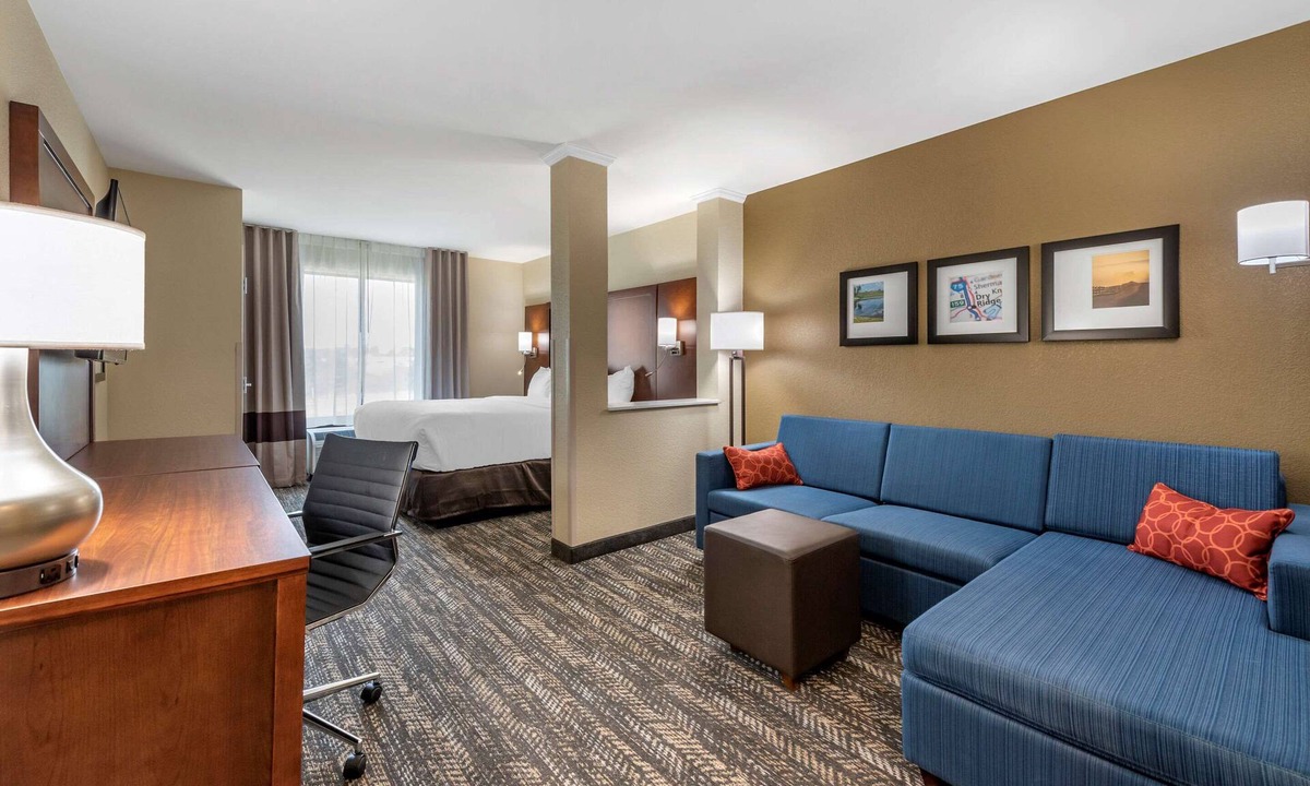 Dry Ridge Hotel | Comfort Suites Dry Ridge
