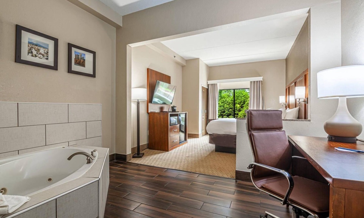 Morrow Hotel | Comfort Suites Morrow - Atlanta South