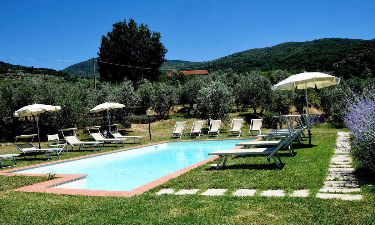 Castelfranco di Sopra Apartment | Comfortable Apartment in the Heart of the Tuscan Countryside