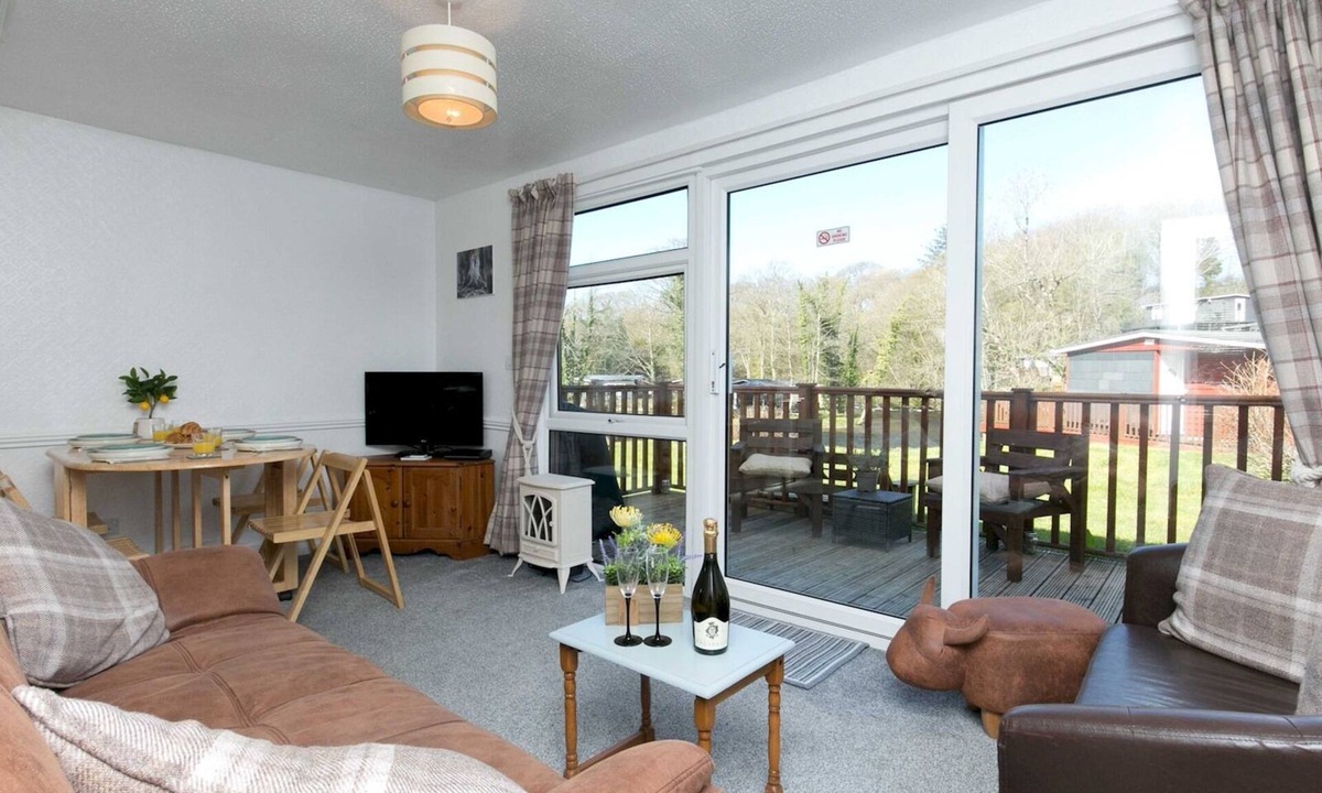 Bont Newydd House | Comfortable 2 Bed Riverside Chalet near Snowdonia - Pass the Keys
