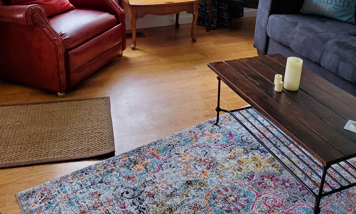 Southeast Eugene House | Comfortable 2 bedroom close to U of Oregon, downtown, buses, shops & hospitals.