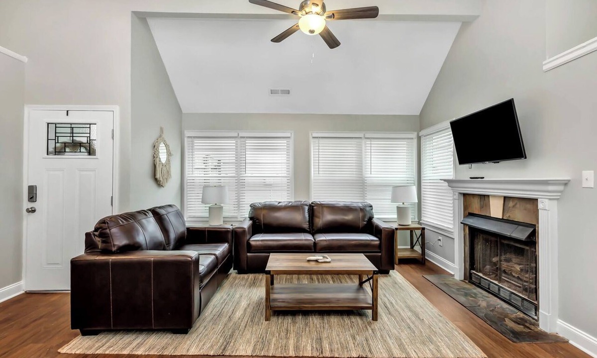 Madison House | Comfortable 2 Bedroom Home Near Research Park
