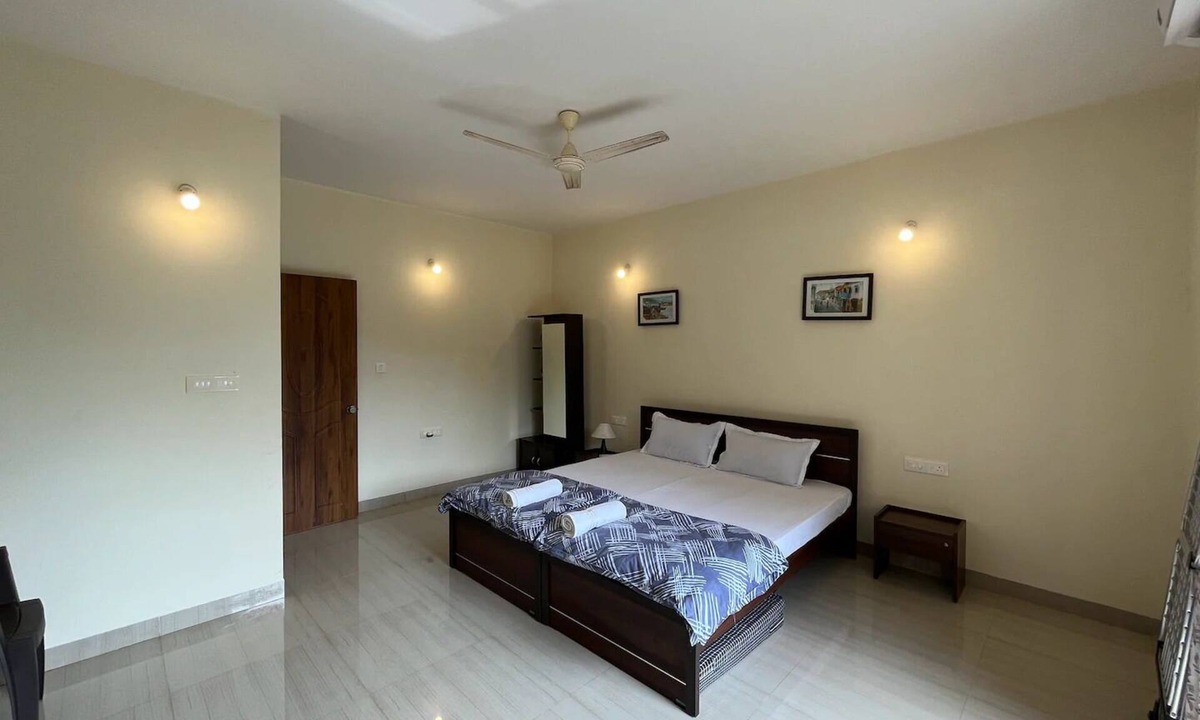 Fatona Apartment | Comfortable 2 BHK with pool Betalbatim Beach