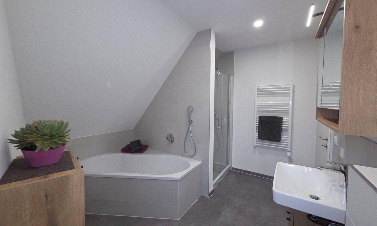 Margetshoechheim Apartment | Comfortable, 2 room -75m², large apartment in Margetshöchheim - center