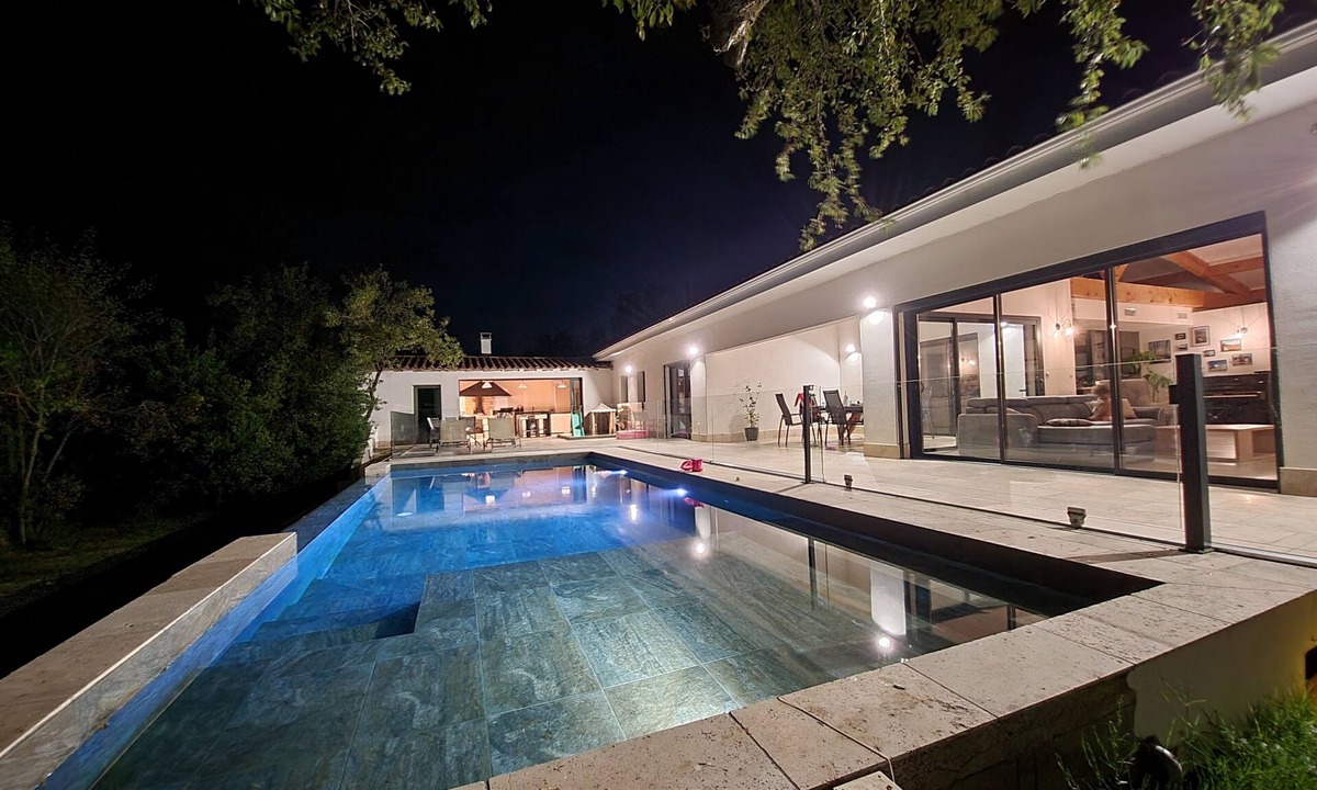 Pezenas Villa | Comfortable 200m2 villa with swimming pool and pétanque court