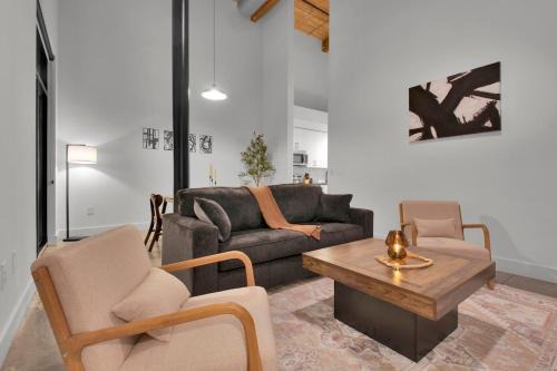 Judson Apartment | Comfortable 2BD Pool and Gym Near DT GVL