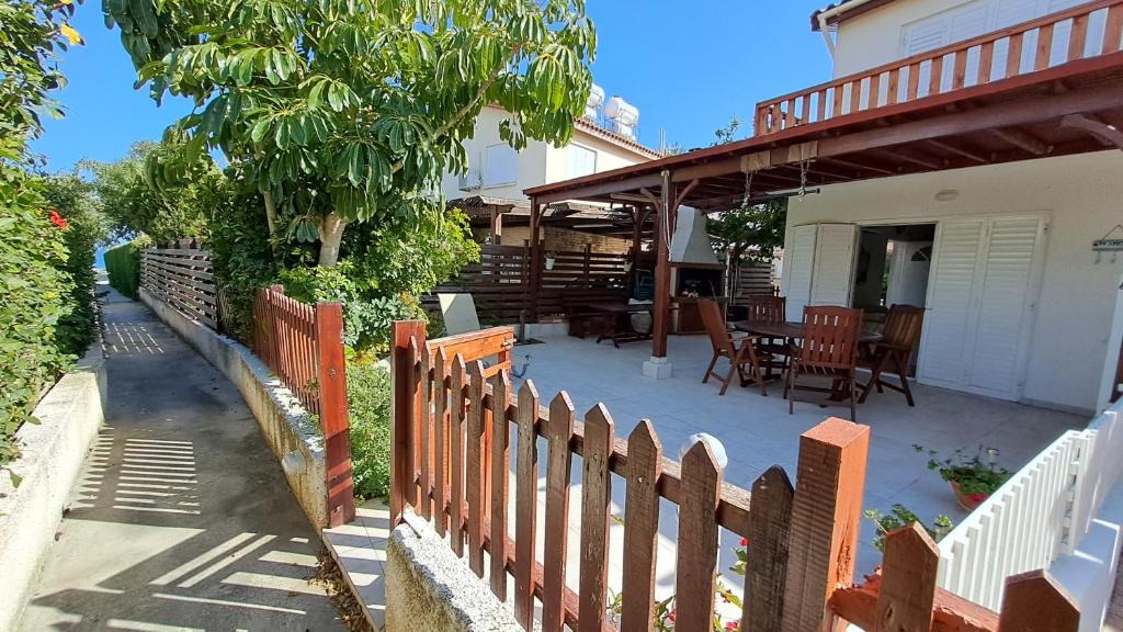 Pervolia Apartment | Comfortable 2BR Seaside House & Free Parking