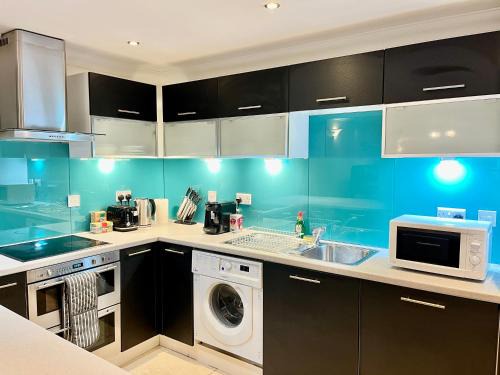 Vincent Square Apartment | Comfortable 2BR Westminster Apartment
