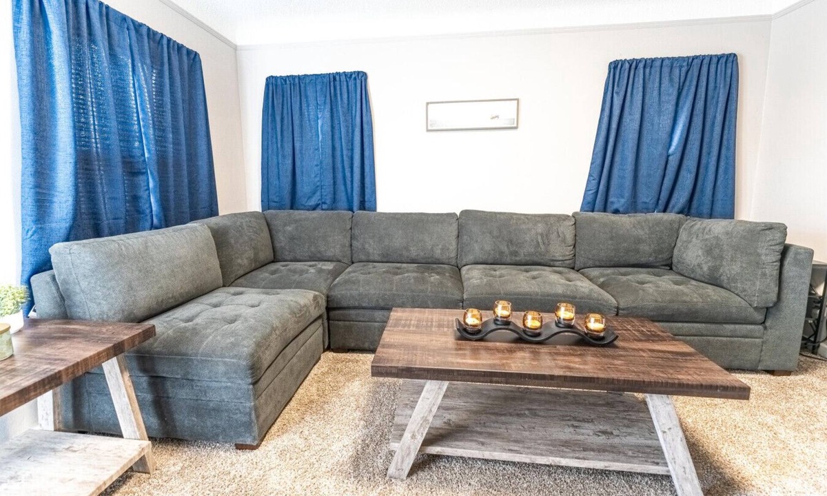 Lincoln Park House | Comfortable 3-Bedroom Home in a Great Central Location