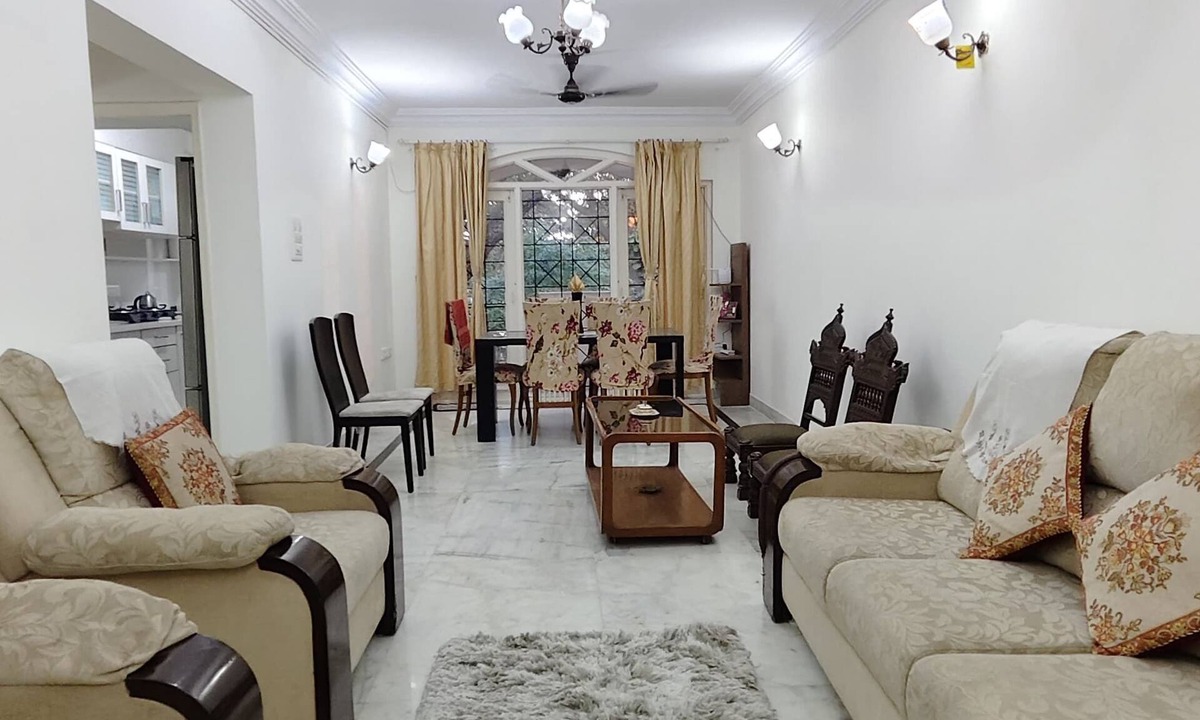 Bangalore City Center Apartment | Comfortable 3BHK Private Home in Bangalore Central: Spacious, Clean &Ventilated