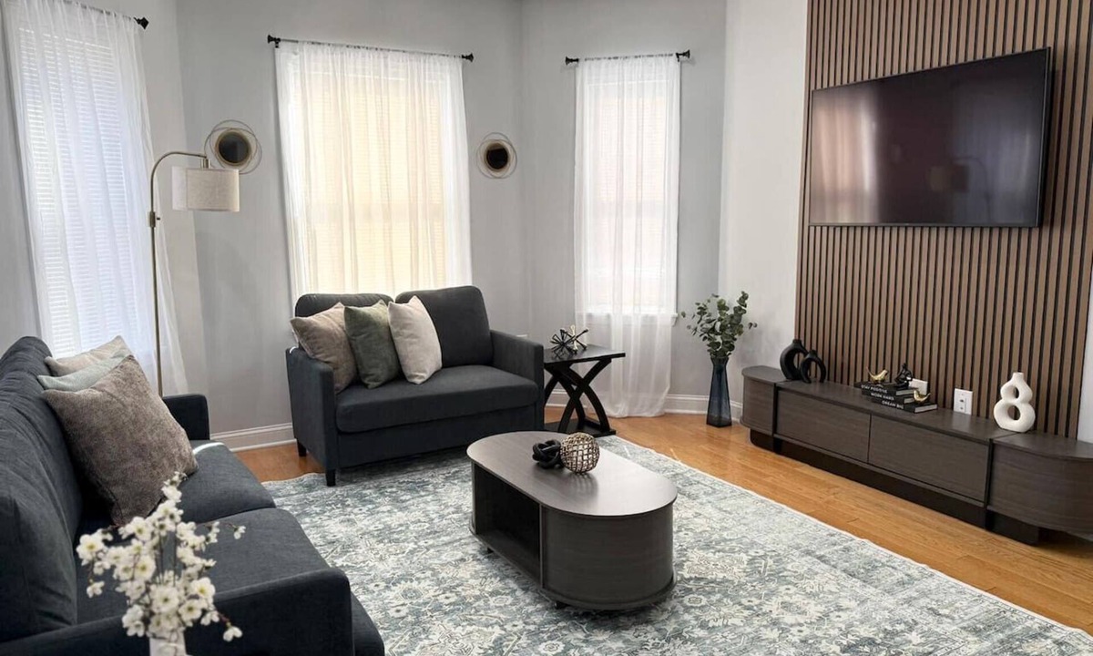 Lowell Apartment | Comfortable 3BR in Lowell – Open Layout