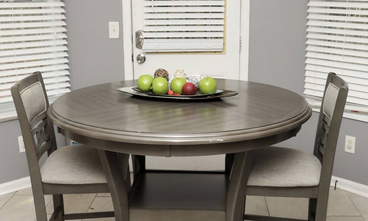 Conley House | Comfortable 4 bedroom 10 min from Airport & Downtown