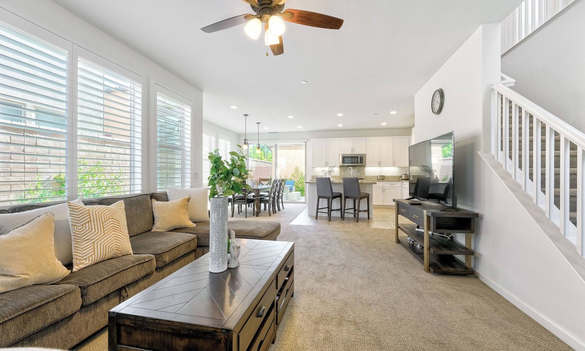 Lake Forest House | Comfortable 4BR Living｜Family-Friendly｜Patio Escape｜Tennis Park Nearby #41153