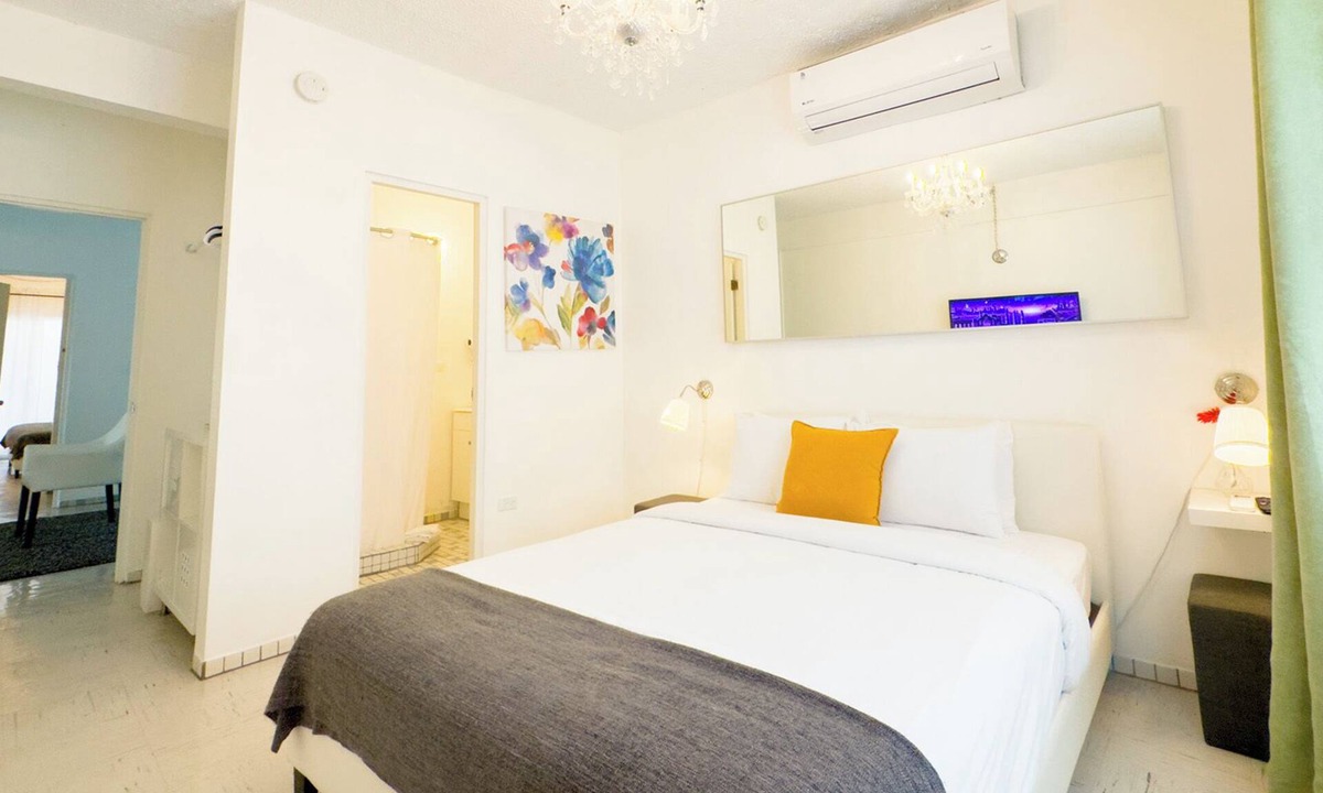 Llanos Hostel | Comfortable and Elegant Aibonito Hotel/FREE PARKING & WIFI/GOOD AREA - 208