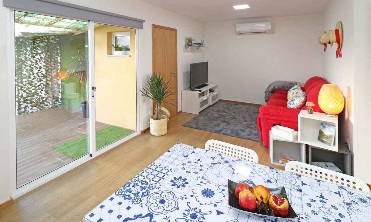 Barcelos House | Comfortable and functional 2 bedroom house with wifi
