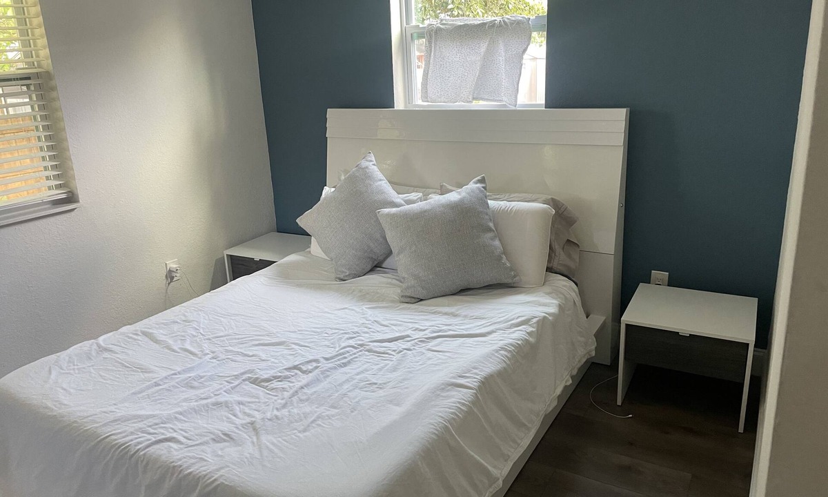 West Little River Apartment | Comfortable and safe condo 15 minutes from beach.