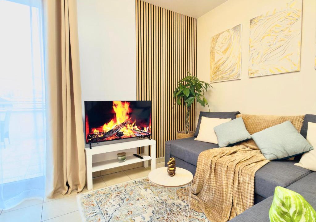 Vitry-sur-Seine Apartment | Comfortable Apartment with Balconies near Paris Center TramT9 & Metro7