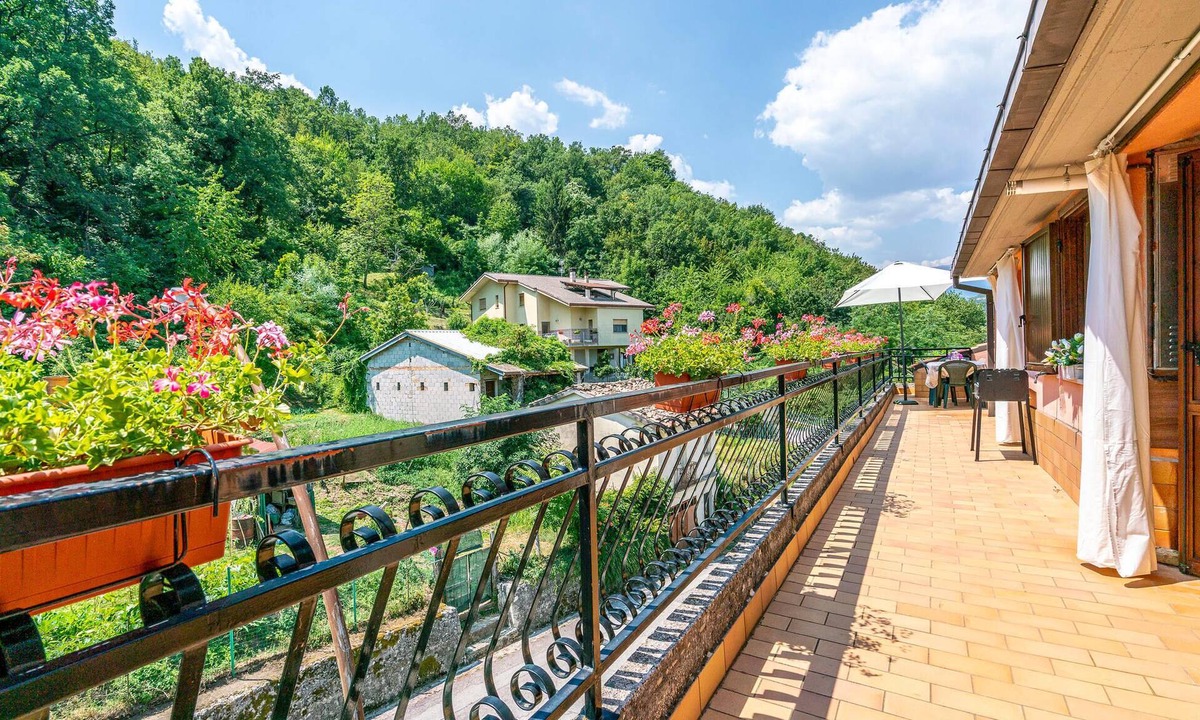 Fano Adriano Apartment | Comfortable apartment with large roof terrace in the heart of Abruzzo.