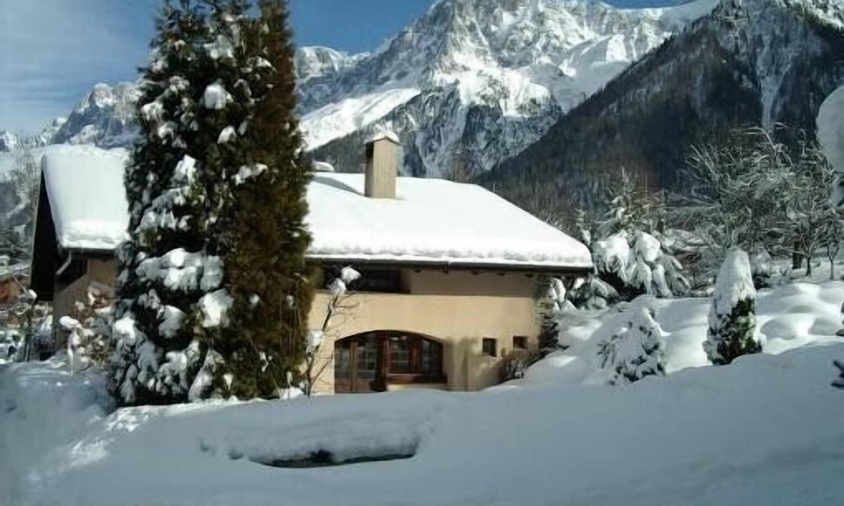 Les Houches Ski Chalet | COMFORTABLE APARTMENT IN AUTHENTIC CHALET SAVOYARD